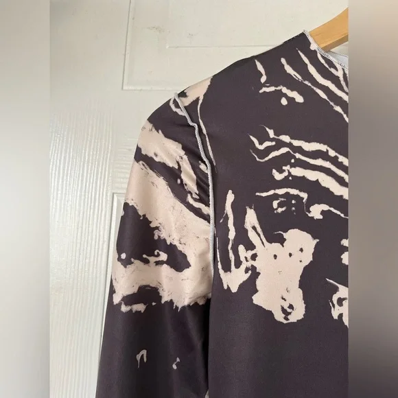 DAILY Marble Print Long-Sleeve Body-con dress - Picture 4 of 7